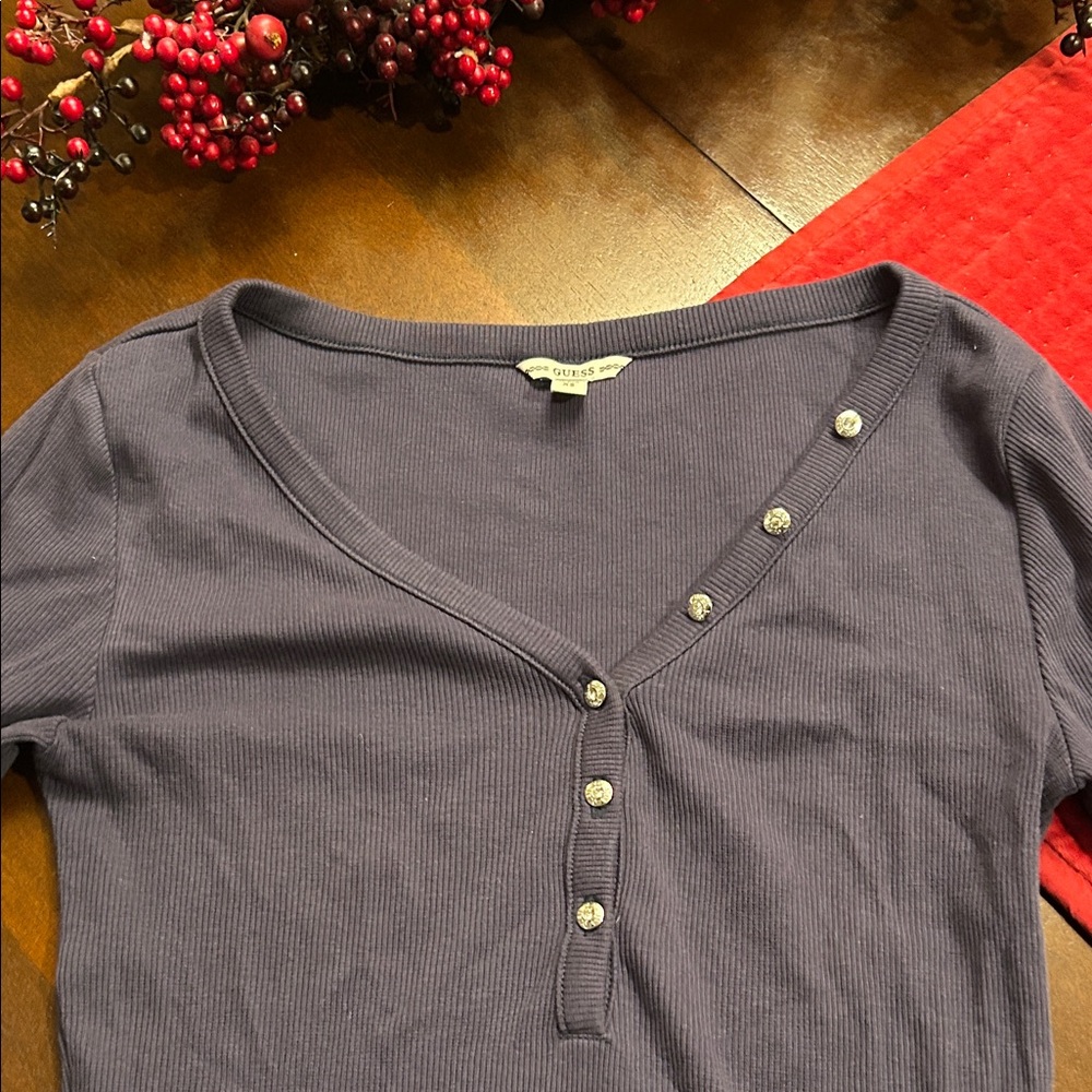 Guess Henley xs nwot